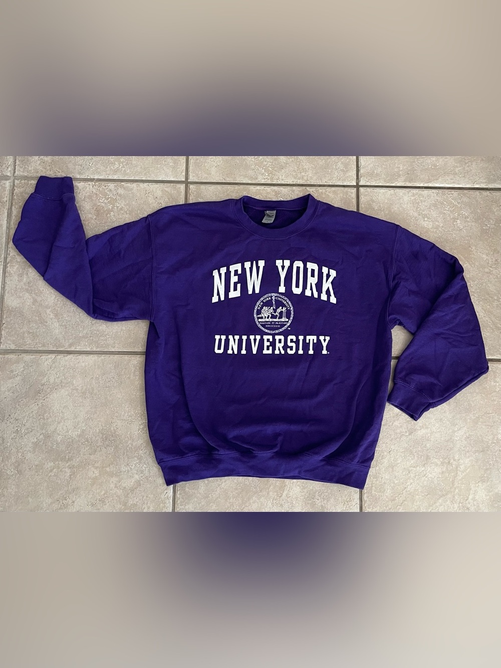Gildan Unisex NEW YORK UNIVERSITY Purple Crewneck Sweatshirt, Size L